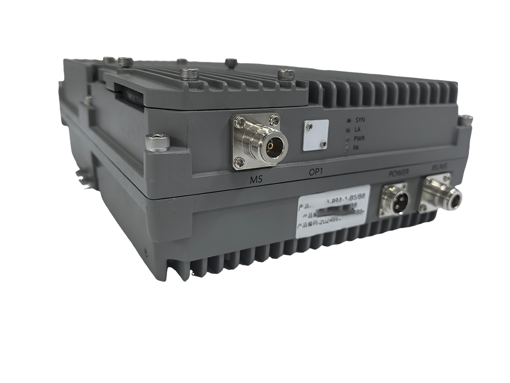  赛罕三频手机信号接收器2000㎡